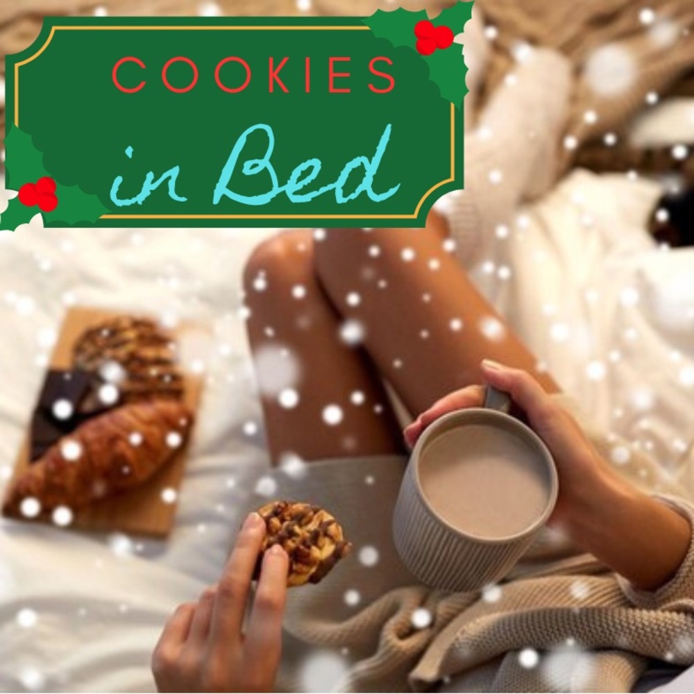 Holiday Essentials Oil Room Mist “Cookies in Bed”